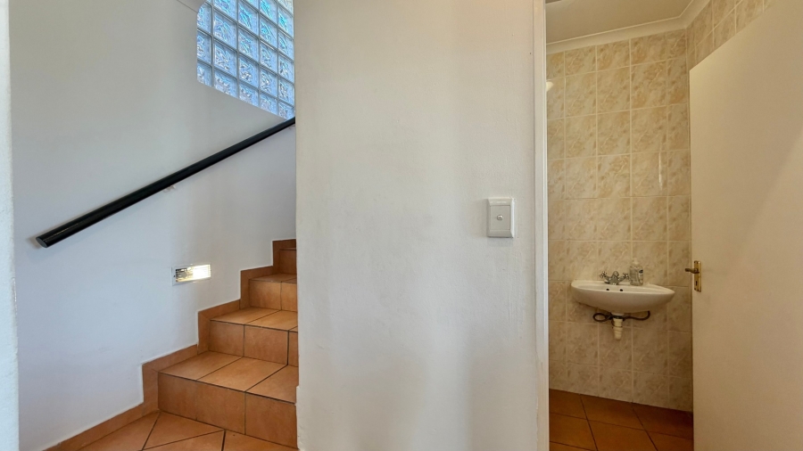 3 Bedroom Property for Sale in Mountainside Western Cape